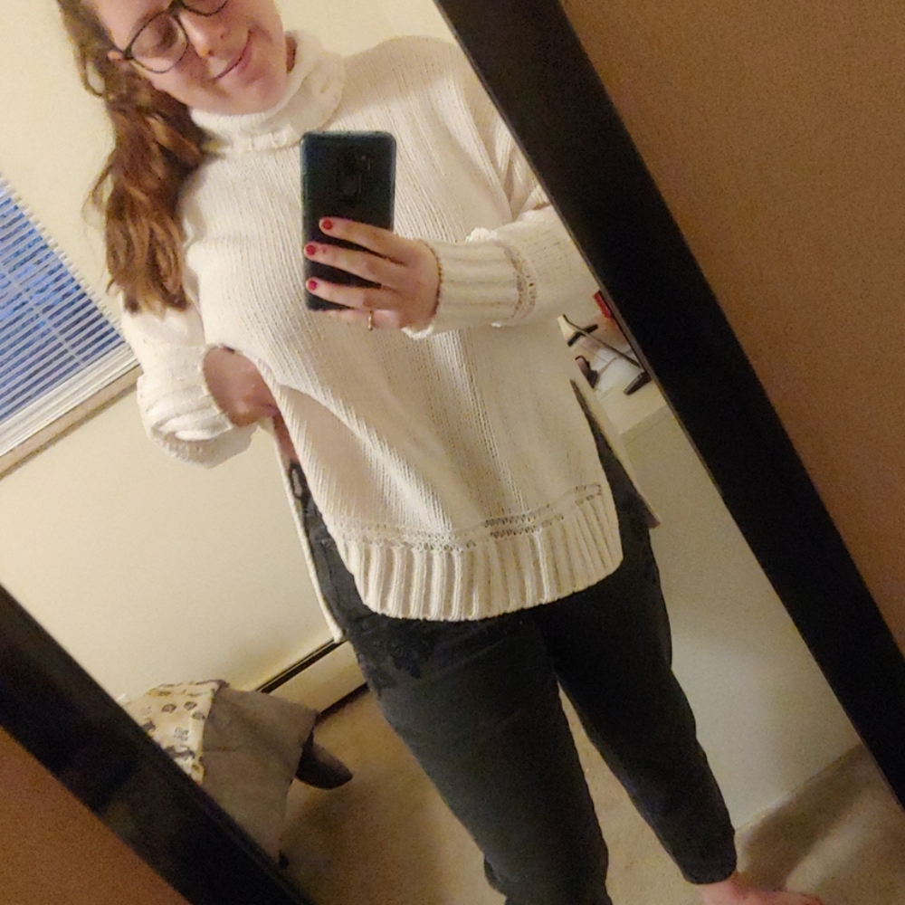 Aerie ivory chenille T-neck